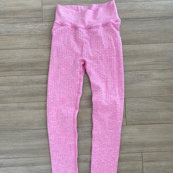 Scrunch Butt Leggings - Picture 2 of 4